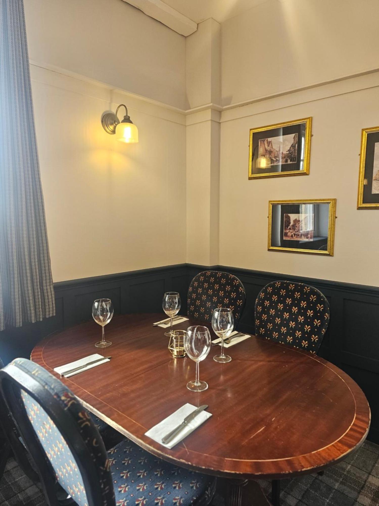 The Old Railway Hotel Porton エクステリア 写真